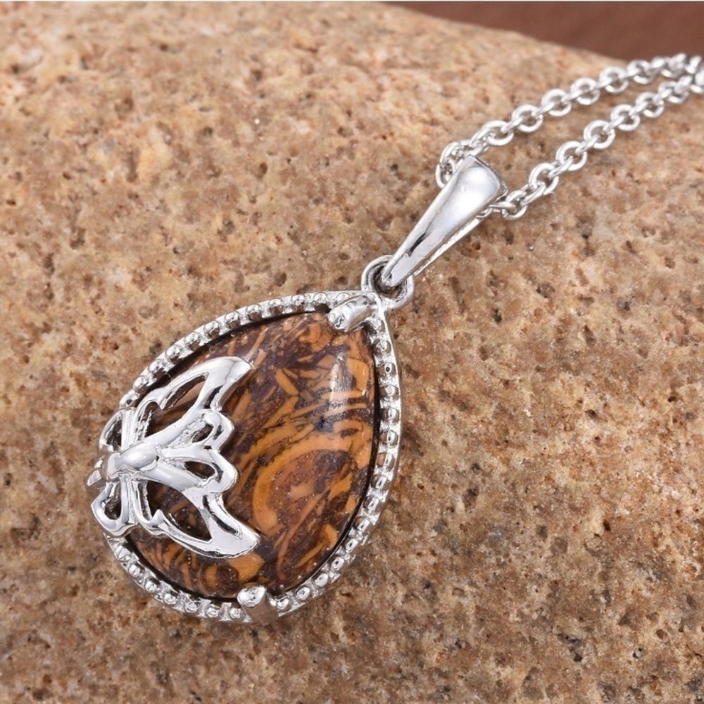 Butterfly Pendant Necklace‎